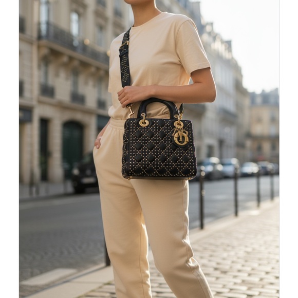 LIKE 4 LIVE NOTICE - Picture 12 of 17